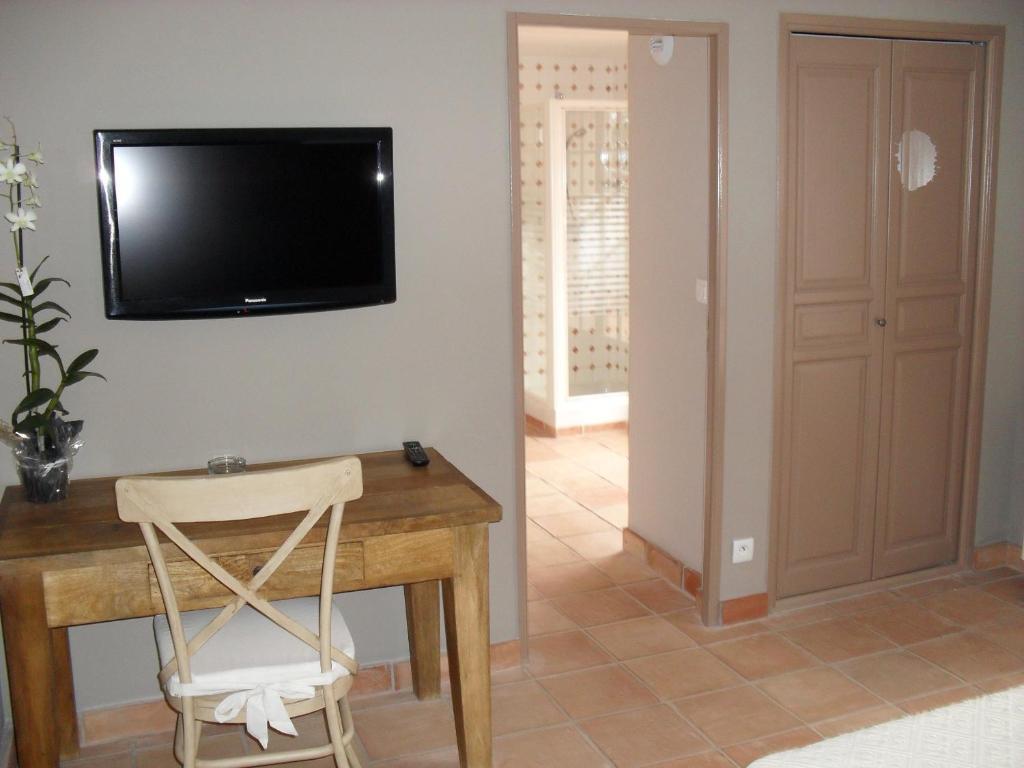 L'Hotellerie Kouros Cuers Rom bilde